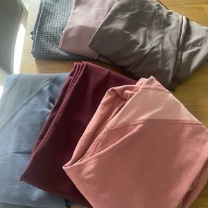 Size small, old navy and dunnes (light grey) activewear. 6 pairs included